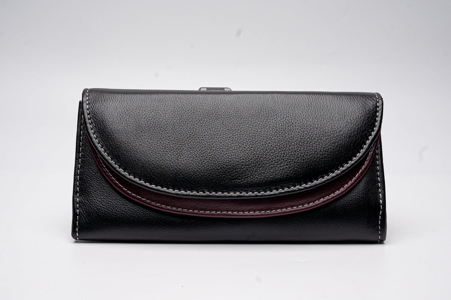 Luxe Black Leather Wallet – Sleek & Stylish