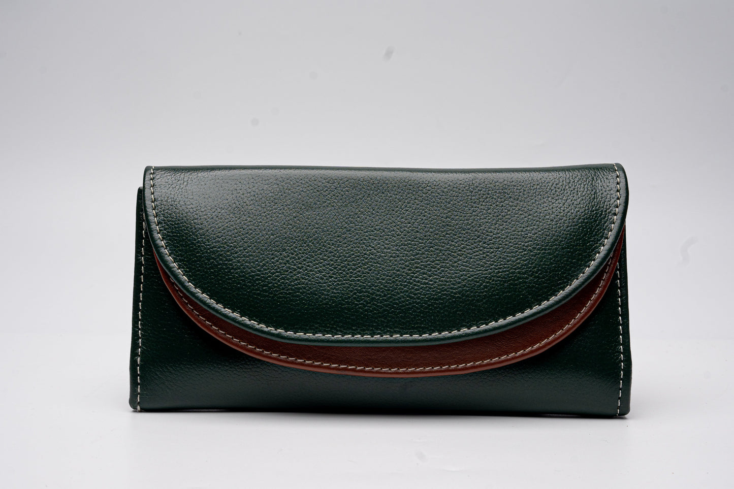 Elegant Green Leather Wallet – Classic & Timeless
