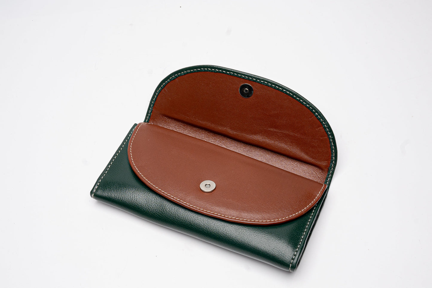Elegant Green Leather Wallet – Classic & Timeless