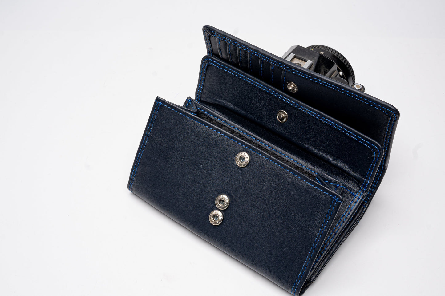 Midnight Blue Leather Wallet – Sleek & Stylish