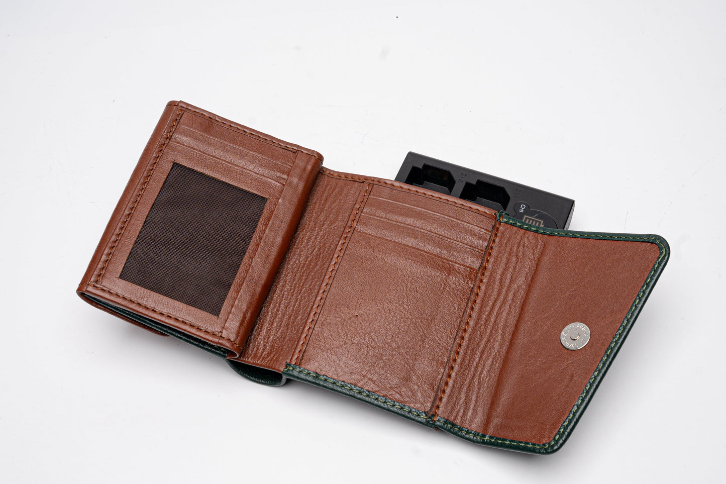 Dual-Tone Green & Brown Leather Wallet – Classic Elegance
